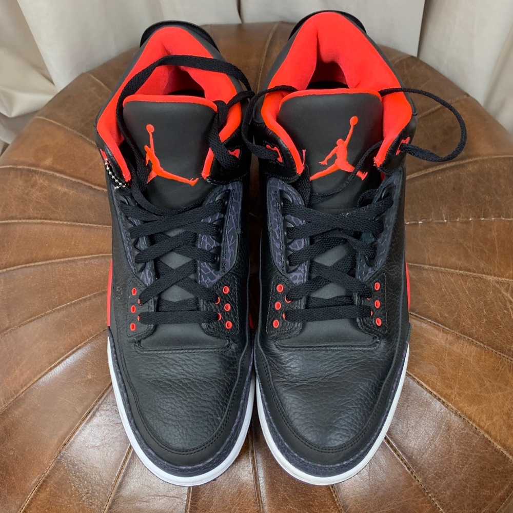 Nike Jordan 3’s Crimson